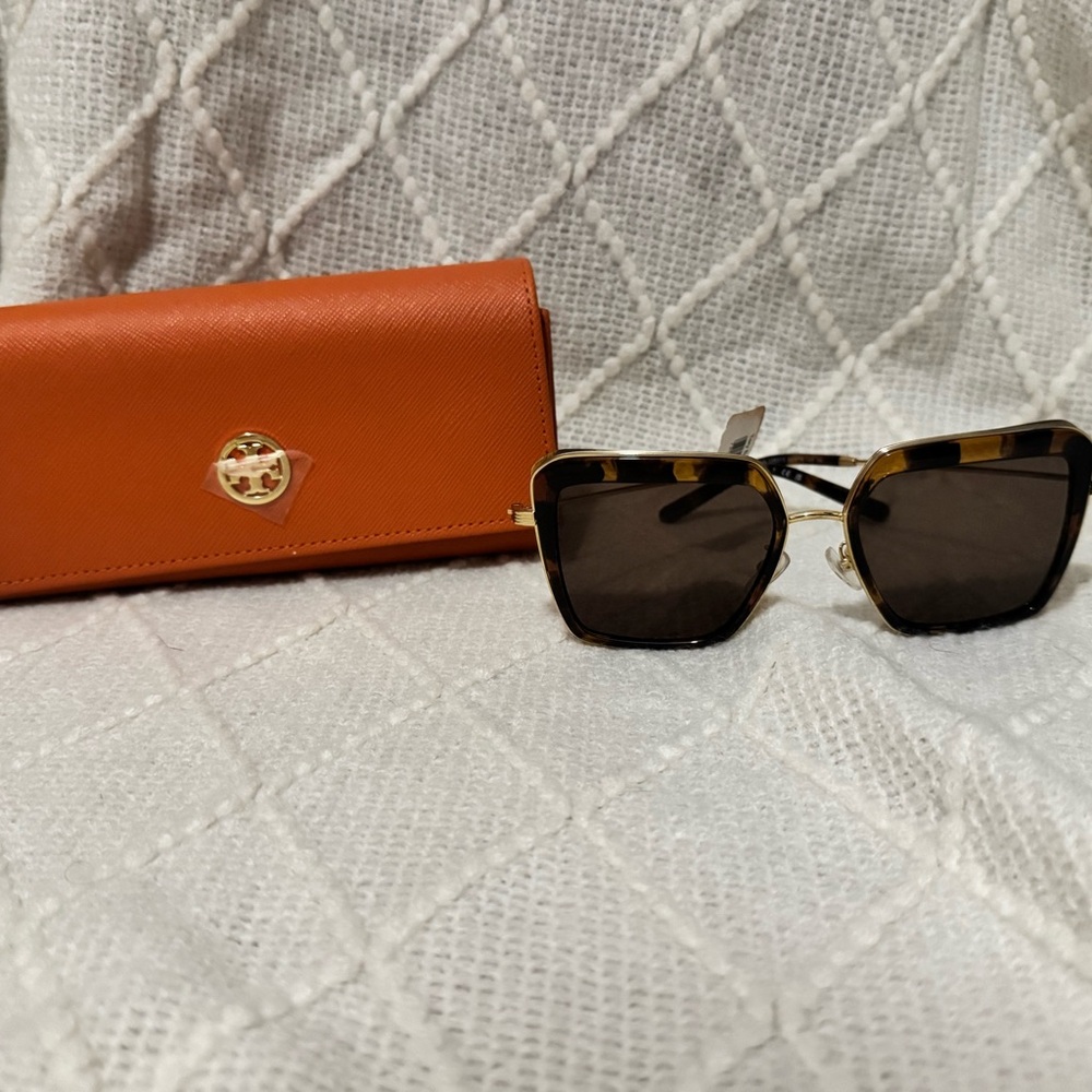 Stylish Tortoise Shell Sunglasses with Orange Case